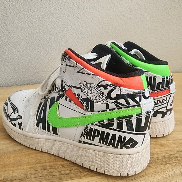 Nike Air Jordan 1 Mid All Over Print Logos Boys Size 4Y 554724-119 - Picture 8 of 13